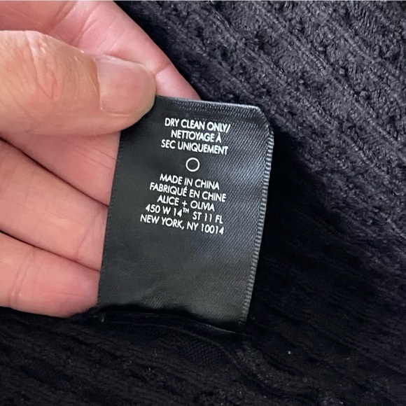 NEW Alice + Olivia Kenna Cable Knit Cropped Tank Crochet Black Sweetheart Neck L - Picture 7 of 11